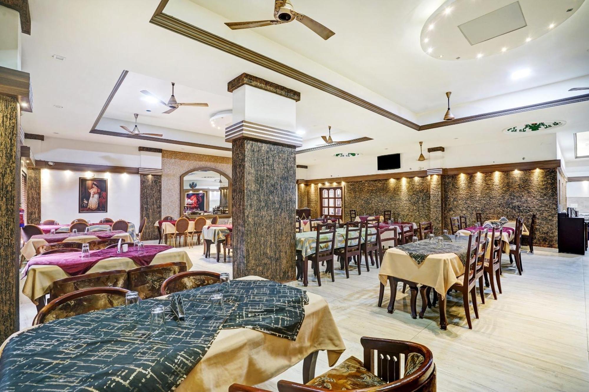 Palette - Pagoda Resorts Alappuzha Bagian luar foto